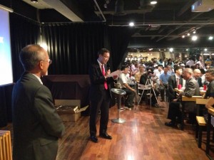 2015年台湾現法創業者を送り出す記念パーティーにて、送り出す（買収）側代表として中国語スピーチ